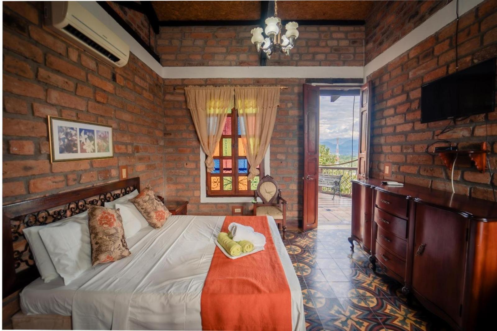 Hosteria De La Plaza Menor Santa Fe de Antioquia Esterno foto