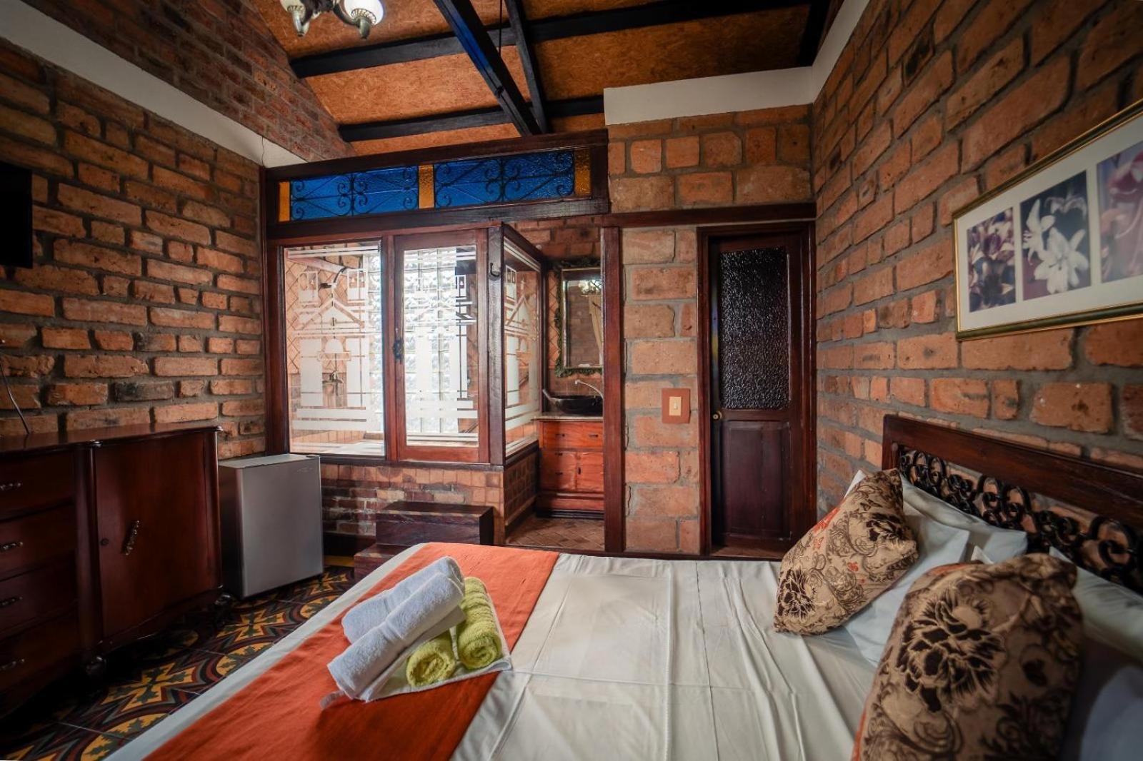 Hosteria De La Plaza Menor Santa Fe de Antioquia Esterno foto