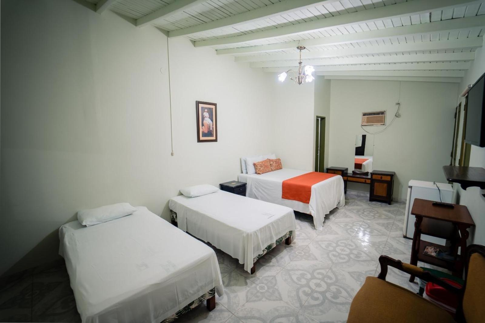 Hosteria De La Plaza Menor Santa Fe de Antioquia Esterno foto