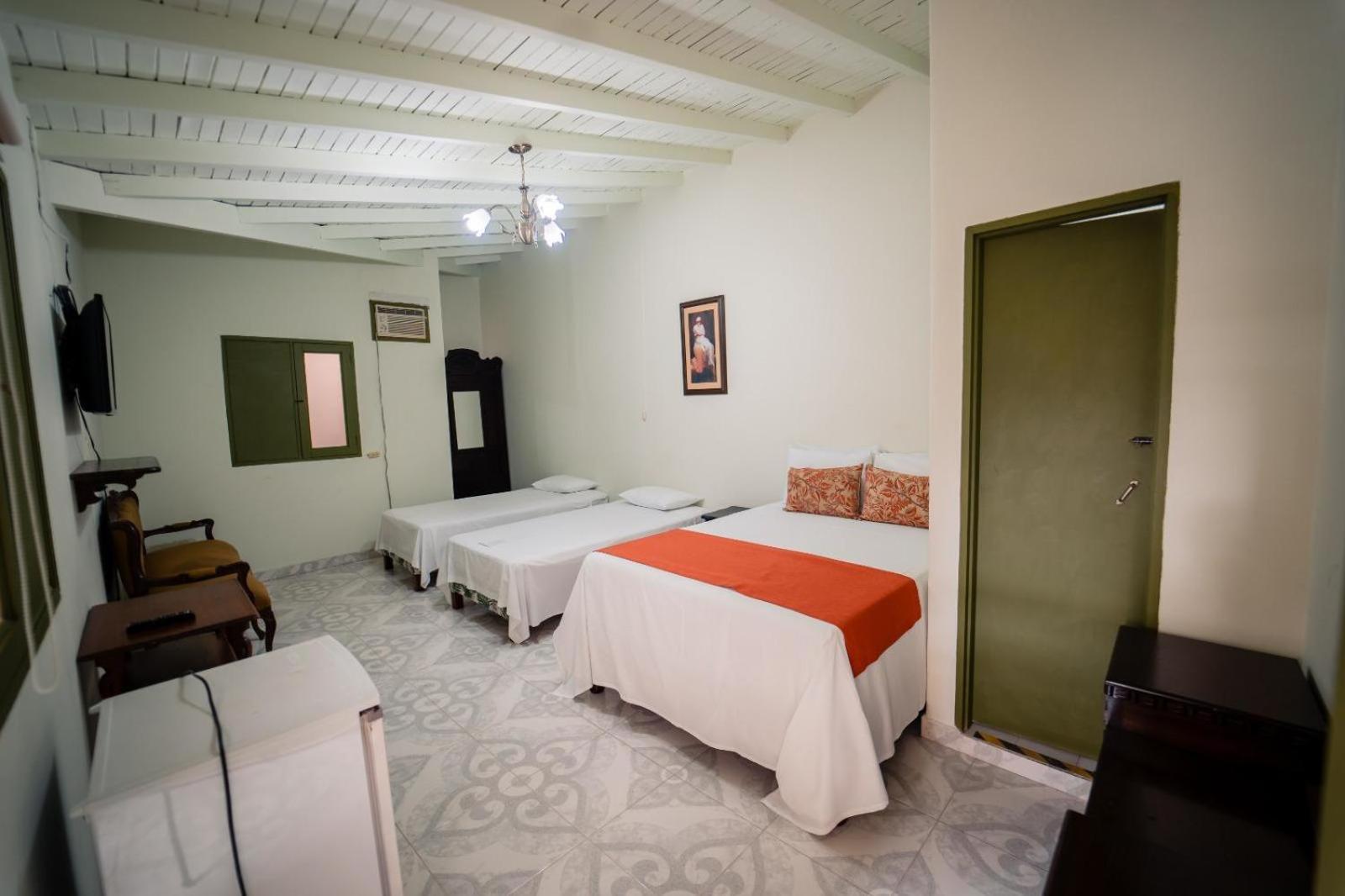 Hosteria De La Plaza Menor Santa Fe de Antioquia Esterno foto