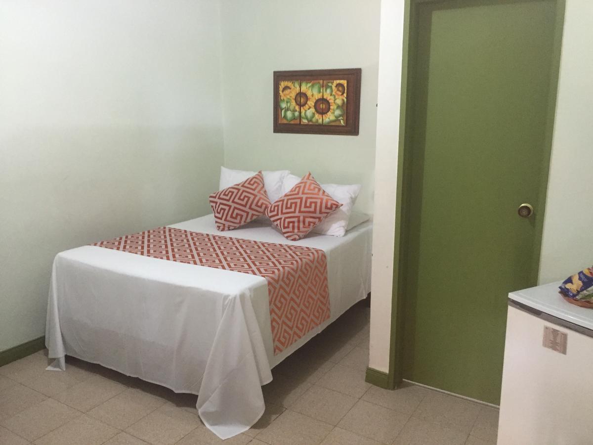 Hosteria De La Plaza Menor Santa Fe de Antioquia Esterno foto