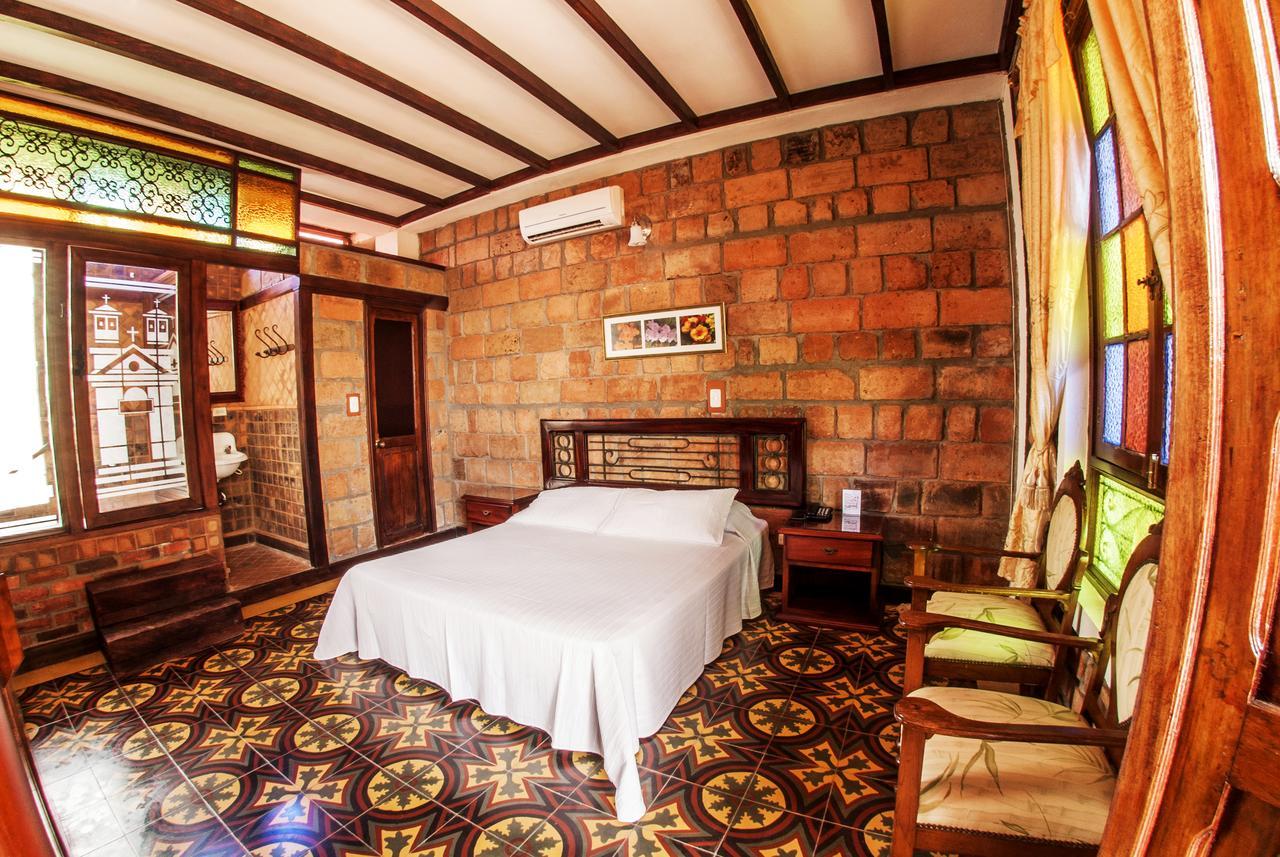 Hosteria De La Plaza Menor Santa Fe de Antioquia Esterno foto